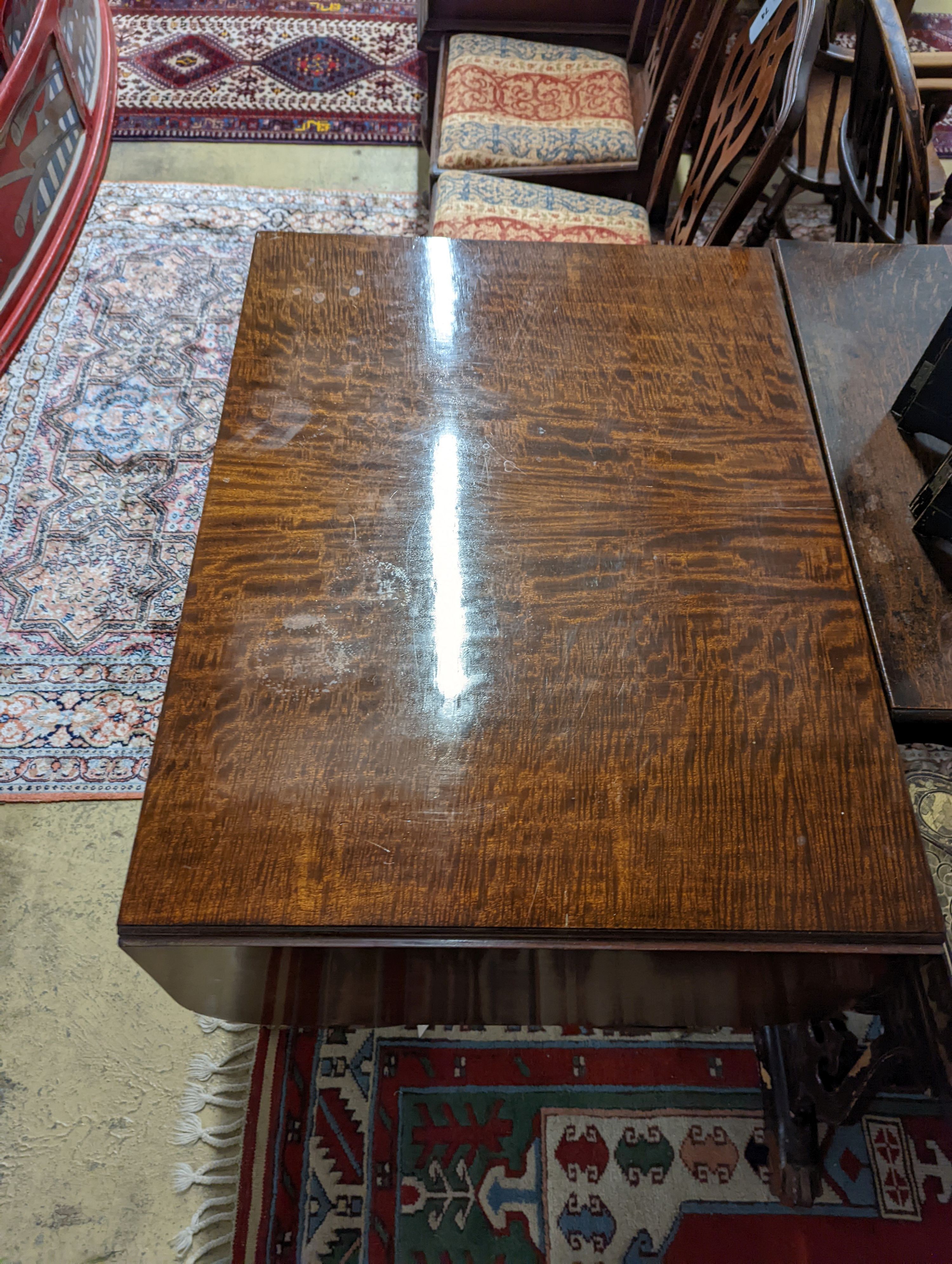 A George IV mahogany sofa table - stamped Gillows Lancaster. W-93cm, D-69cm, H-72cm.